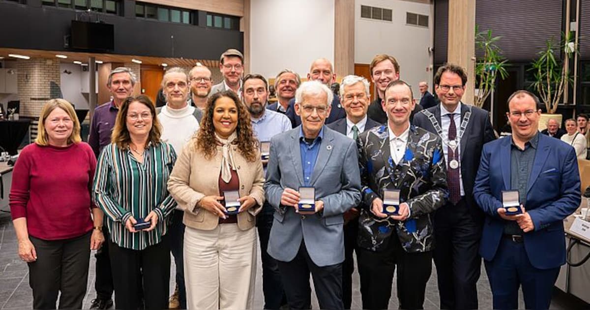 Werner de Groot krijgt koninklijke onderscheiding bij afscheid gemeenteraad De Bilt