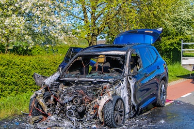 Auto uitgebrand op de Oude Kruisbergseweg in Zelhem