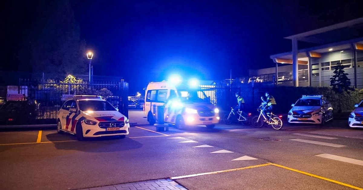 Opgepakte man wordt onwel en overlijdt: recherche doet onderzoek