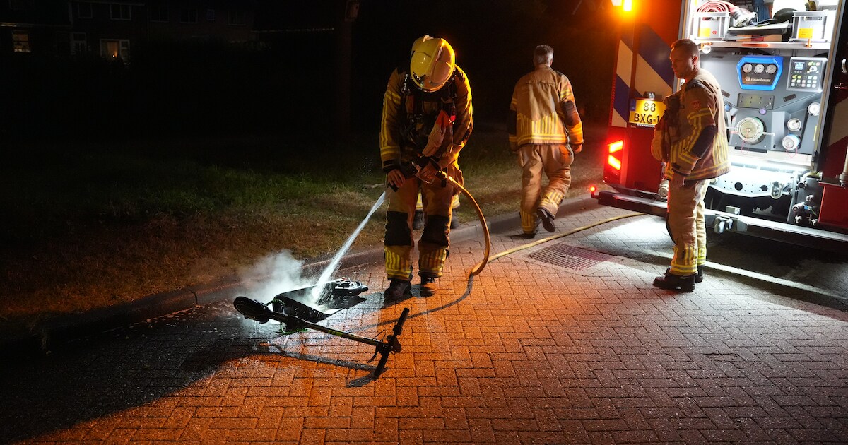 Rook en vuur na ritje: accu van e-step ontbrandt in achtertuin | Regio ...