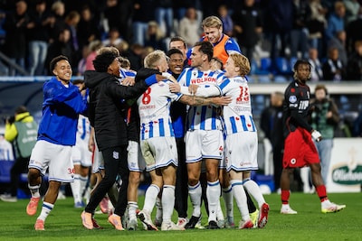 Sam Kersten bezorgt Heerenveen met wereldgoal in extremis drie punten tegen Excelsior