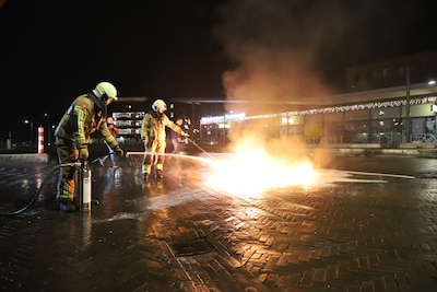 Zwaar illegaal vuurwerk aangetroffen tijdens blussen van brand in Kampen
