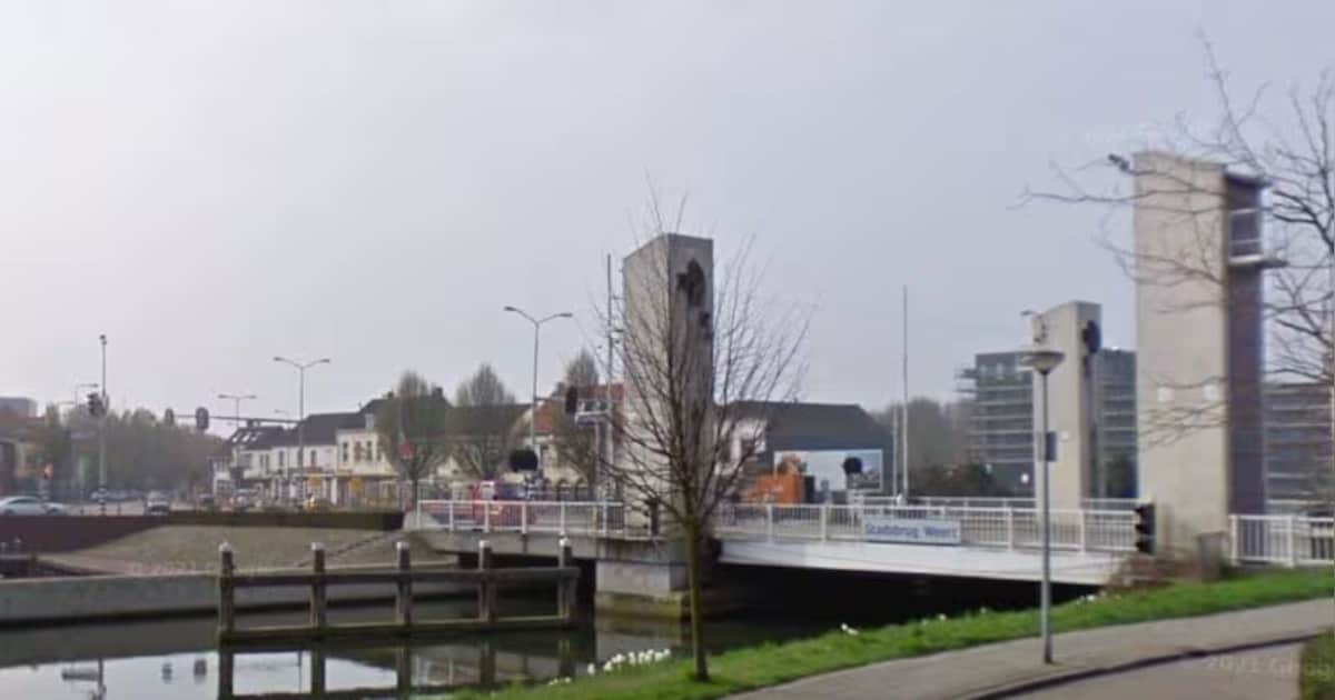 Rijkswaterstaat inspecteert Stadsbrug Weert na aanvaring op 5 november