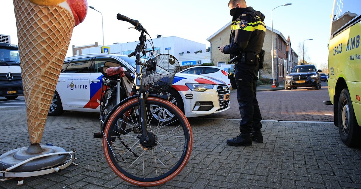 Fietsster gewond bij aanrijding in Nootdorp, laagstaande zon mogelijke oorzaak