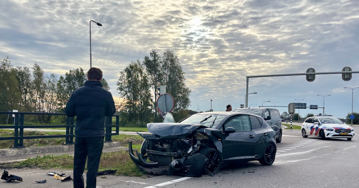 Flinke schade bij botsing op de N201 in Mijdrecht