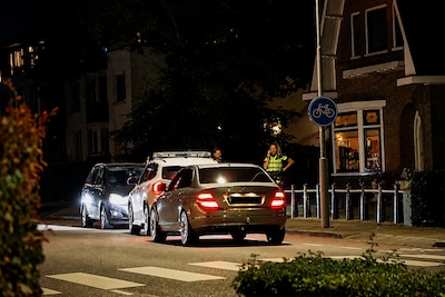 Vechtpartij bij station Twello escaleert, politie neemt mes in beslag bij woning slachtoffers