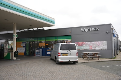 ‘Balen, gewoon echt balen’: grootste PostNL-pakketpunt van Bunschoten bij BP-tankstation verdwijnt