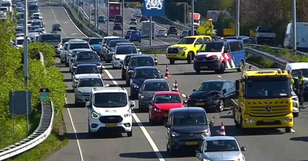 Twee rijstroken dicht op A13, 30 minuten extra reistijd | Regio | AD.nl