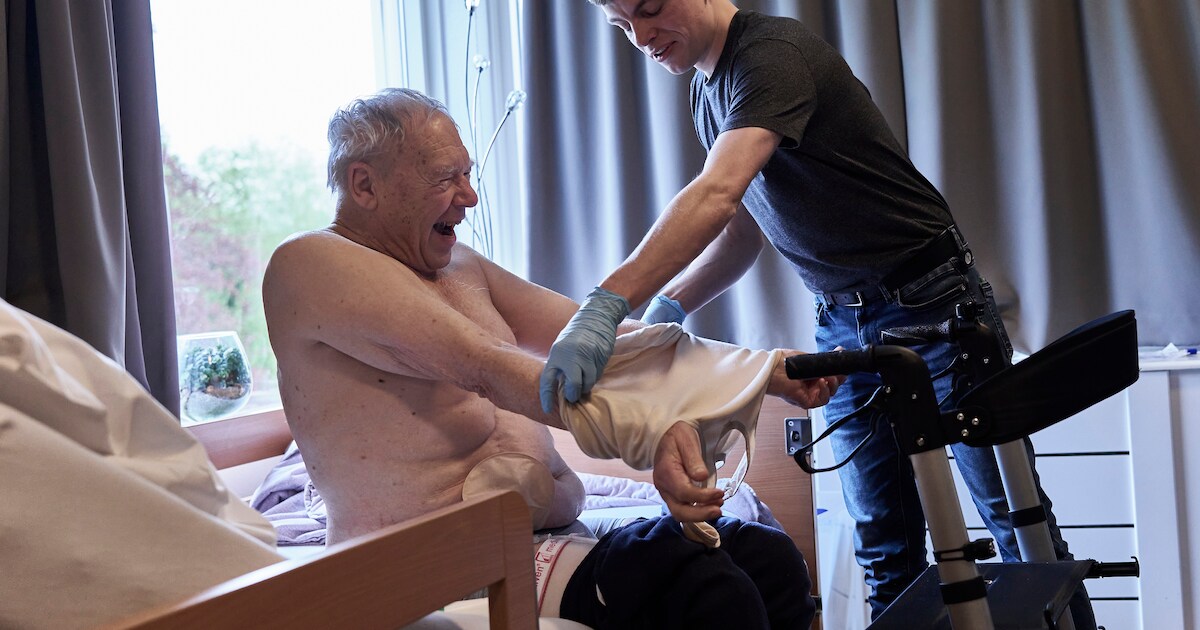 Verslaggever Phaedra liep twee maanden stage in de ouderenzorg: ‘Zit ik er zelf over dertig jaar ook