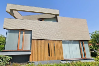 Fundaparel: de trap in deze Helmondse villa is een uitdaging als je tipsy bent