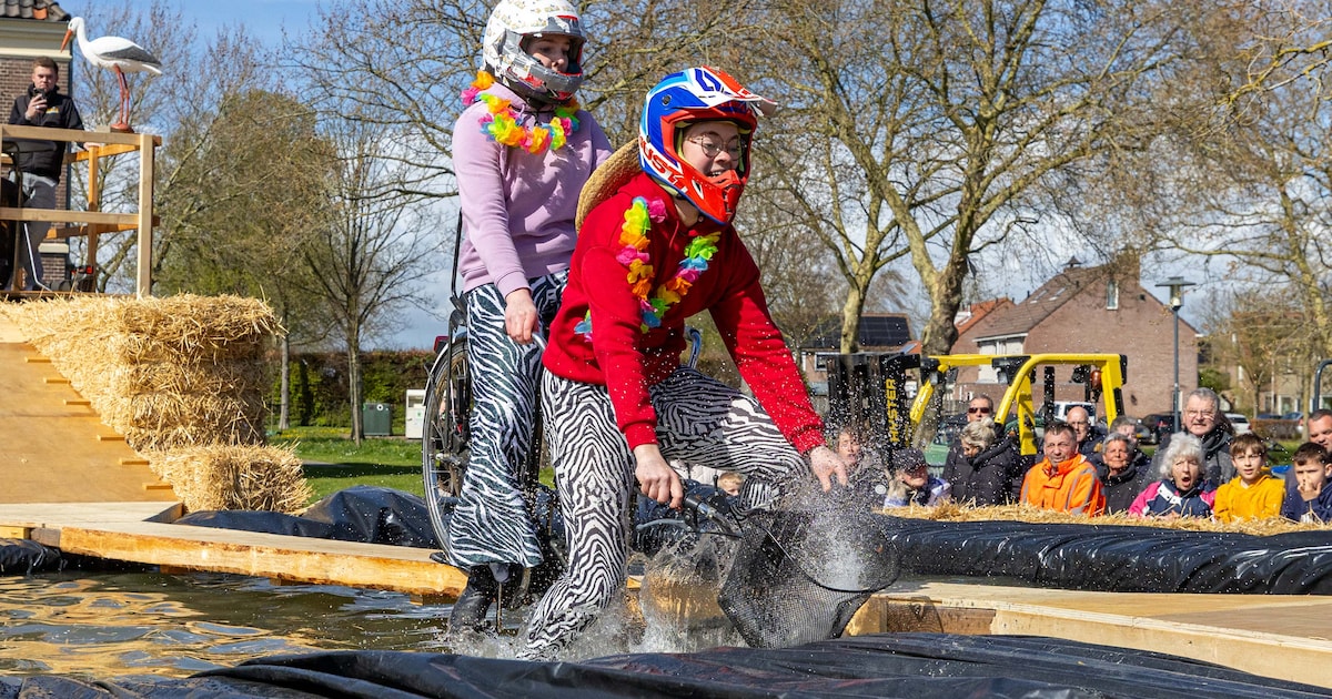 Bam, plons en heel af en toe geklingel: Fiets ’m d’r in is niet voor watjes