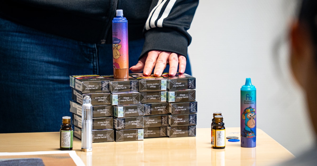 School in Apeldoorn pakt vapeprobleem aan met longartsen: ‘Meerdere scholieren willen stoppen’