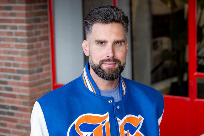 Nick Schilder deelt voorproefje van solomuziek en gooit het over een heel  andere boeg | Show | AD.nl