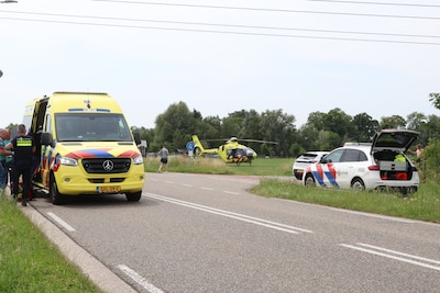 Fietser zwaargewond na botsing met vrachtwagen bij Asch