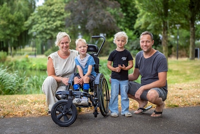 Levon (6) heeft een rolstoelbus nodig, maar die kost 68.000 euro: ‘Zoveel geld hebben wij niet zomaar liggen’