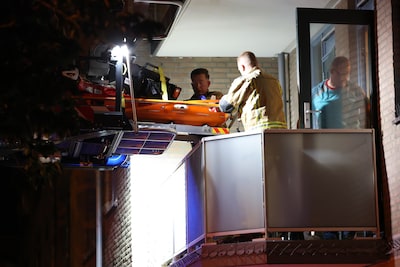 Buurman sterft na vlucht naar buurvrouw, nu wil verhuurder haar uit huis zetten: ‘Iedereen is doodsb