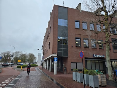 Kansen voor wonen of winkelen in oude bank? Rabobank vertrekt uit ‘te groot’ pand in centrum Helmond