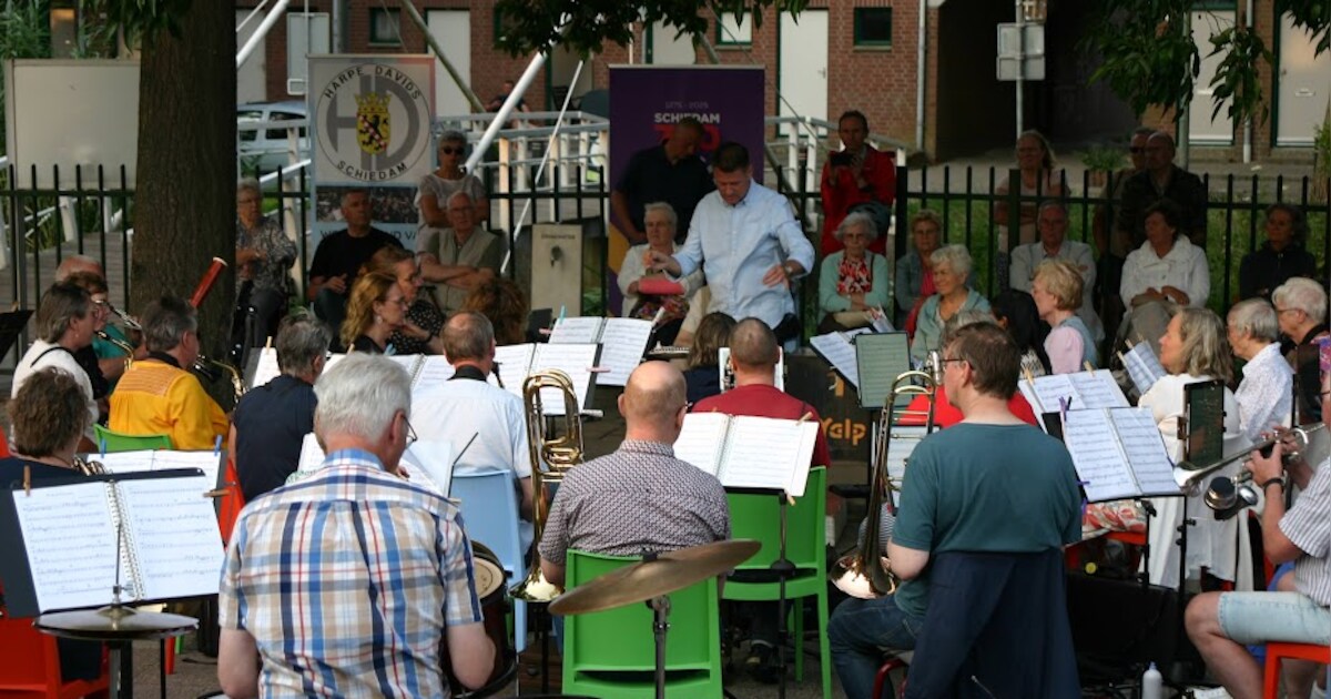 Gratis pleinconcert harmonieorkest Harpe Davids in Schiedam
