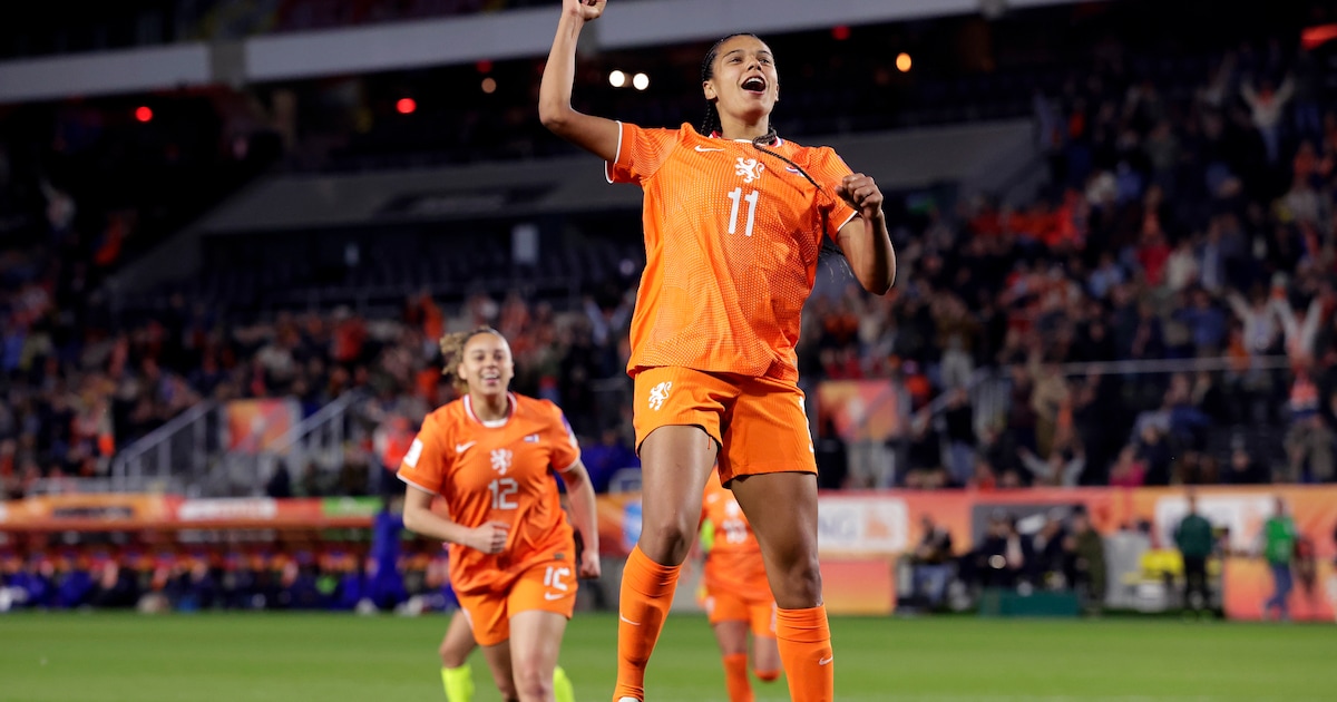 LIVE WK-kwalificatie | Feest in Breda: Oranje Leeuwinnen dicht bij stunt tegen Frankrijk na treffer 