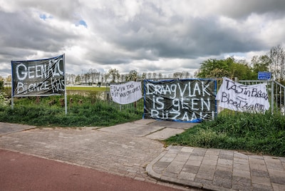 IJFC kan seizoen gewoon afmaken, noodopvang op IJsselsteins voetbalveld voor gezinnen