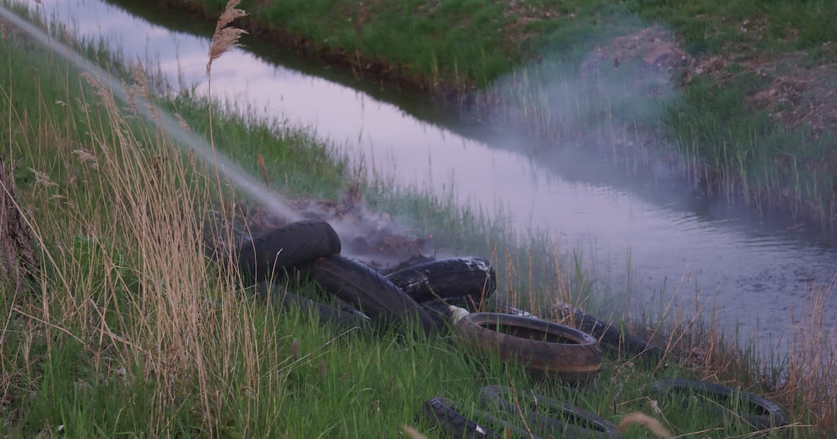 Banden in brand gestoken op de Driebondsweg in Groningen