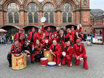 Uitgesteld jubileum van Utrechtse band Oladom: ‘Vijf jaar opgekropte feestenergie moet eruit’