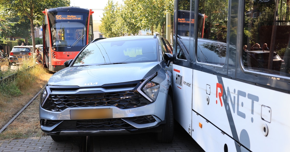 Twee gewonden bij botsing tussen tram en auto in Scheveningen