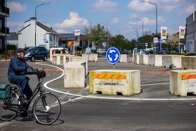 ‘Kartbaan’ of veilige oplossing? Nieuwe rotonde Laagstraat in Vught zorgt meteen voor discussie