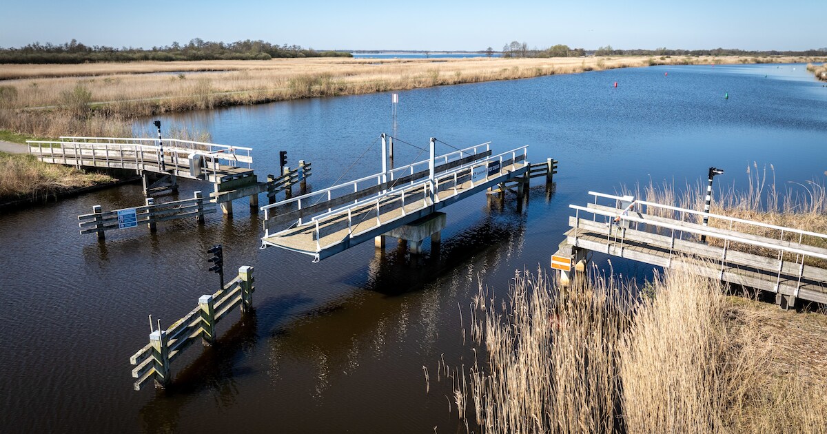 Opnieuw problemen met Bodelaekebrug in Giethoorn: fietsbrug staat in het weekend open