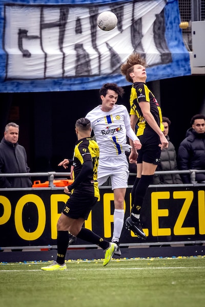 Flesje op hoofd zet kraker TOGB-Lisse op scherp: vechtpartijen op balkon en gewonde gevallen