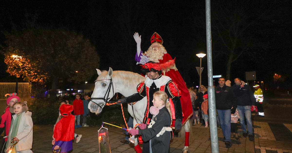 Lichtjestocht met Sinterklaas in Nieuw-Lekkerland