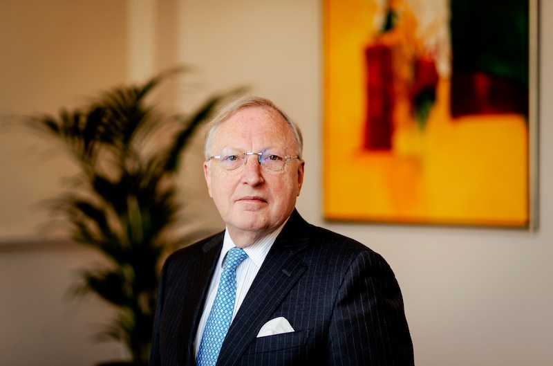 De Commissie onderzoek interlandelijke adoptie in het verleden en staat onder voorzitterschap van Tjibbe Joustra. 