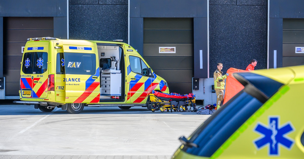 Zwaargewonde op terrein van transportbedrijf in Moerdijk