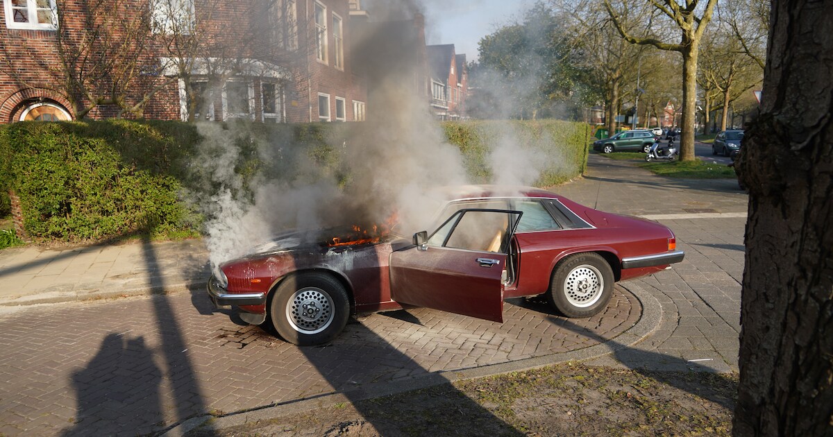 Auto vat al rijdend vlam op Goeman Borgesiuslaan in Groningen | 112 ...