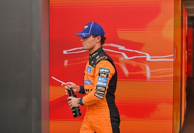 Lando Norris reageert gefrustreerd en cynisch op kritiek na crash: ‘Waar zijn we mee bezig?’