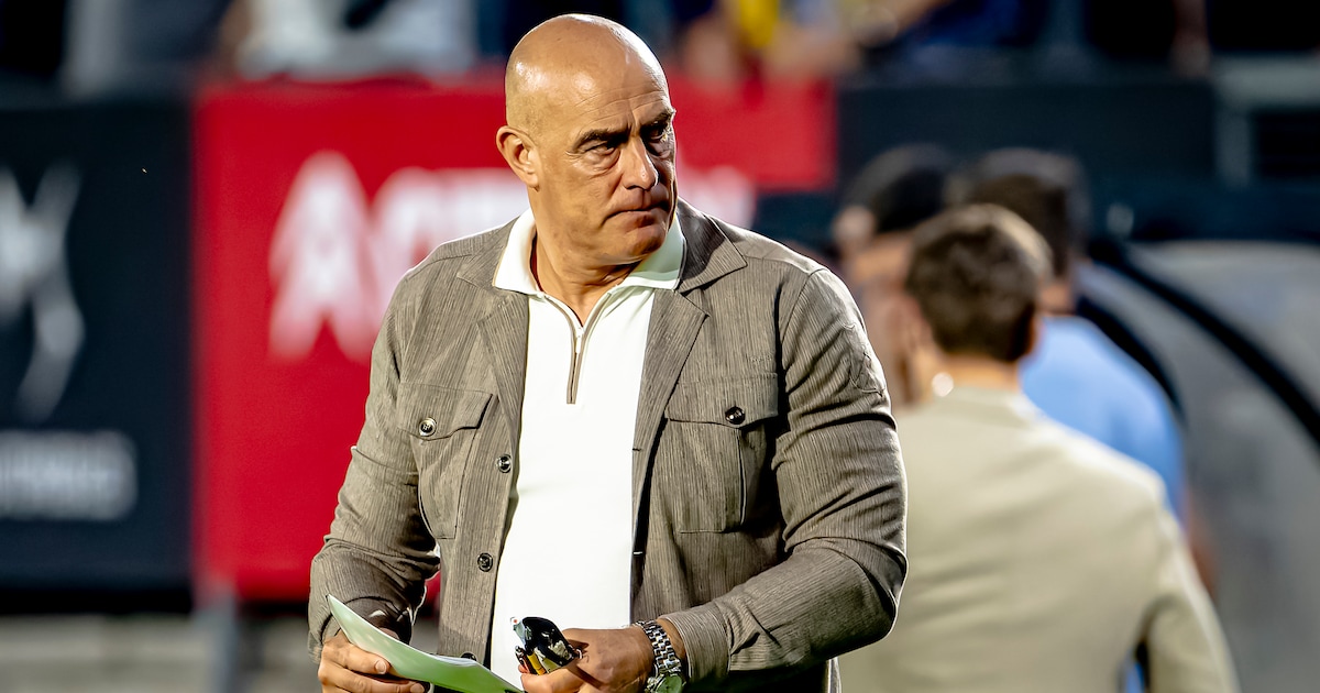 Clubicoon John Karelse moet na dit seizoen weg bij NAC