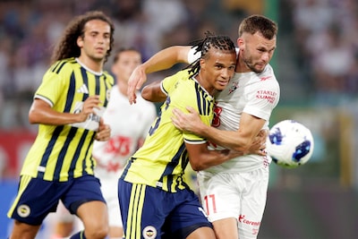 Ruben Kluivert speelt met Lyon gelijk bij Fenerbahçe van Nathan Aké en Dirk Kuyt