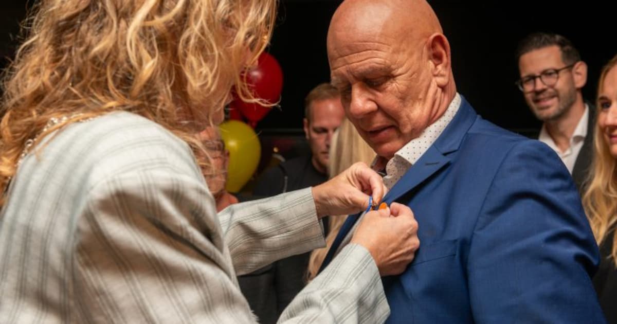 Jan Franx uit Enkhuizen krijgt koninklijke onderscheiding