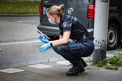 Twee agenten neergestoken bij controle in Rotterdam, politie: ‘Onacceptabel’