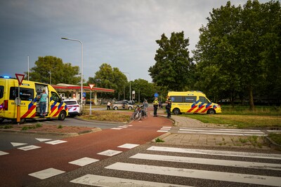 Fietster zwaargewond na botsing met auto in Zutphen