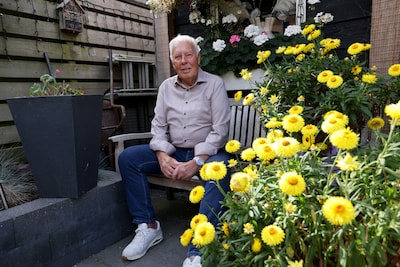 Met pensioen op je 65ste? Henk (76) niet, hij werkte sindsdien in 54 landen: ‘Grijze koppies blijven nodig’