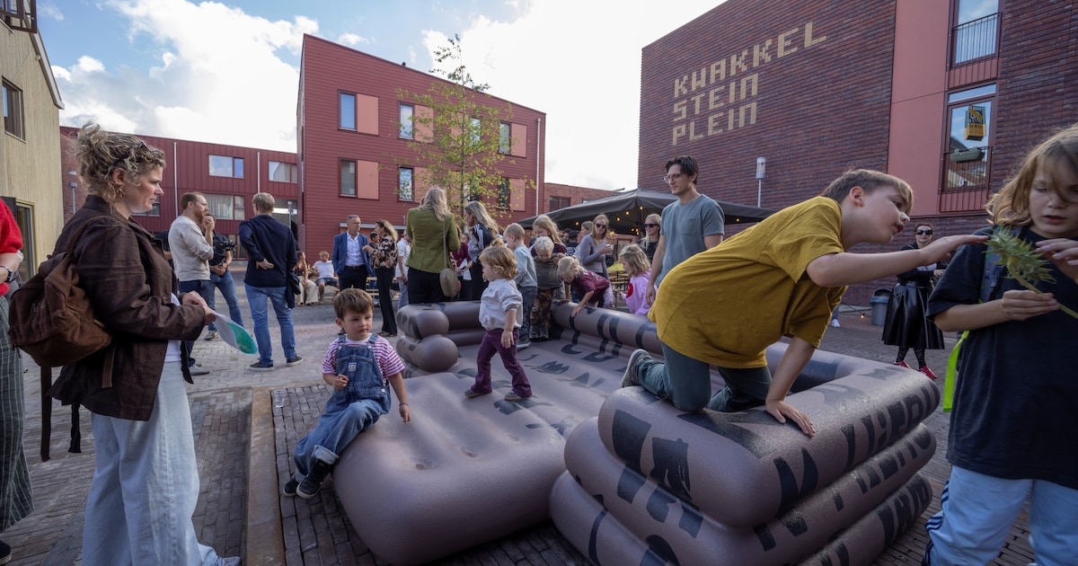 Van haringvisserij tot Vlaggetjesdag: deze drie nieuwe kunstwerken vertellen Vlaardingse verhalen
