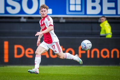 Ajax beats Olympiakos following late goal from substitute Oliver Edvardsen