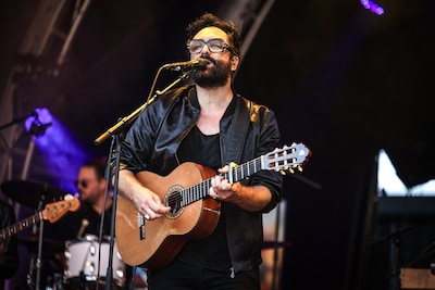 Popzaal meldt dat concert ‘zonder oordoppen’ te bezoeken is, maar dat blijkt een blunder