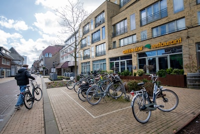 Restaurant in Apeldoorn stapt naar hoogste rechter om fietsenrekken voor terras