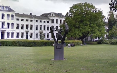 Discover the story of Haarlem's 'Woman in the Resistance' artwork in this TV program