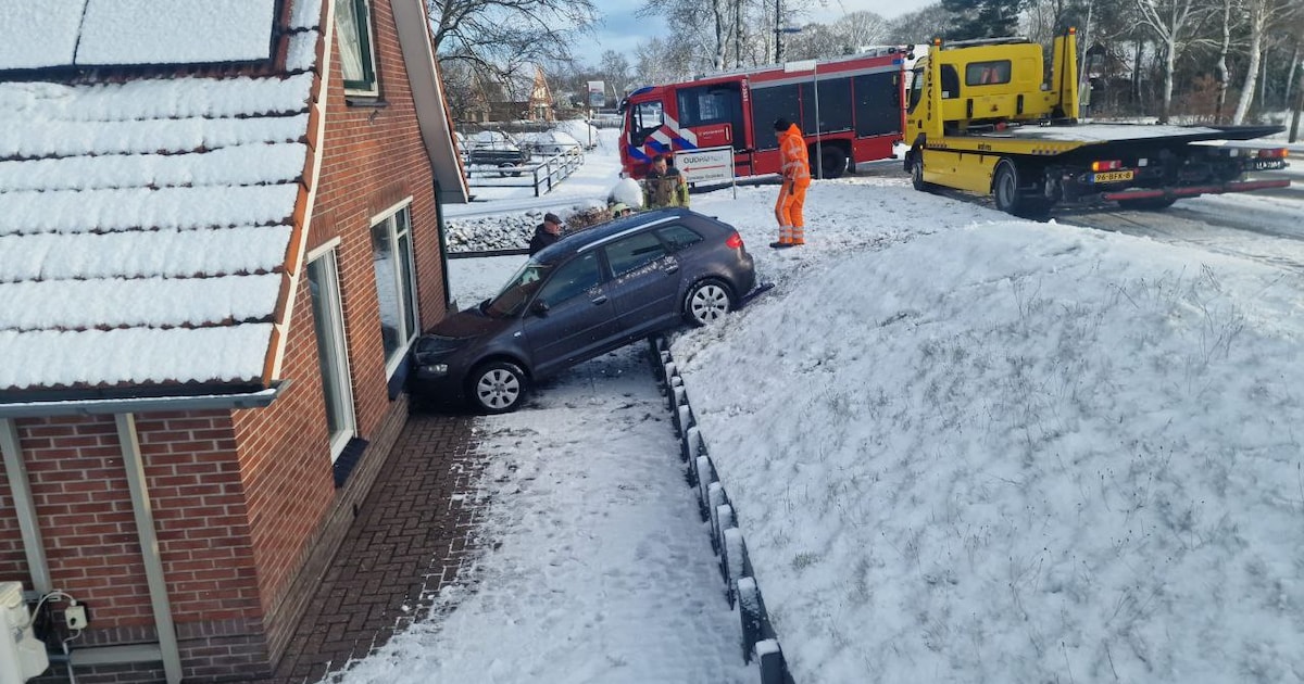 Auto botst tegen woning? Dan komt deze Twentse berger eraan: ‘We rijden met twintig wagens in de reg