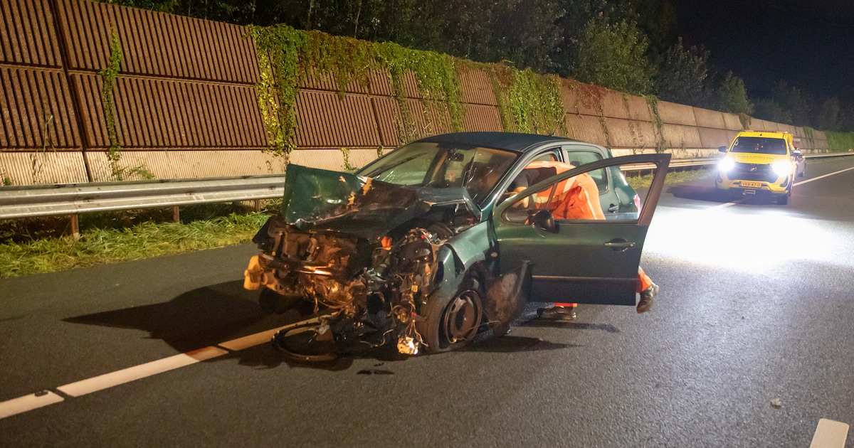 Chaos en gewonde op A27 na flinke botsing tussen twee auto's