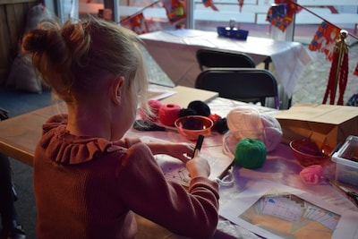 Workshop vrijheidsposter maken in Linschoten