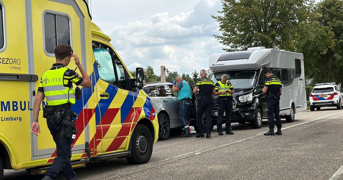 Provincialeweg afgesloten na frontale botsing in Noorbeek